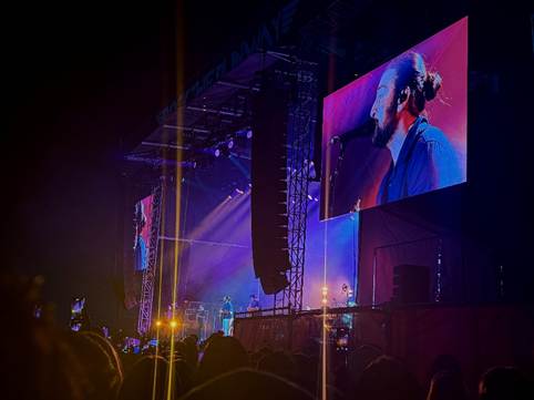 Photo by Paige Watson
Noah Kahan performing at “Rock the Runway” in London, Ontario, on Sept.12, 2025