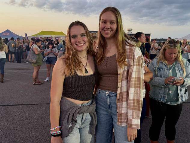 Photo by Paige Watson
Elena and Emily at “Rock the Runway” in London, Ontario, on Sept. 12, 2025.